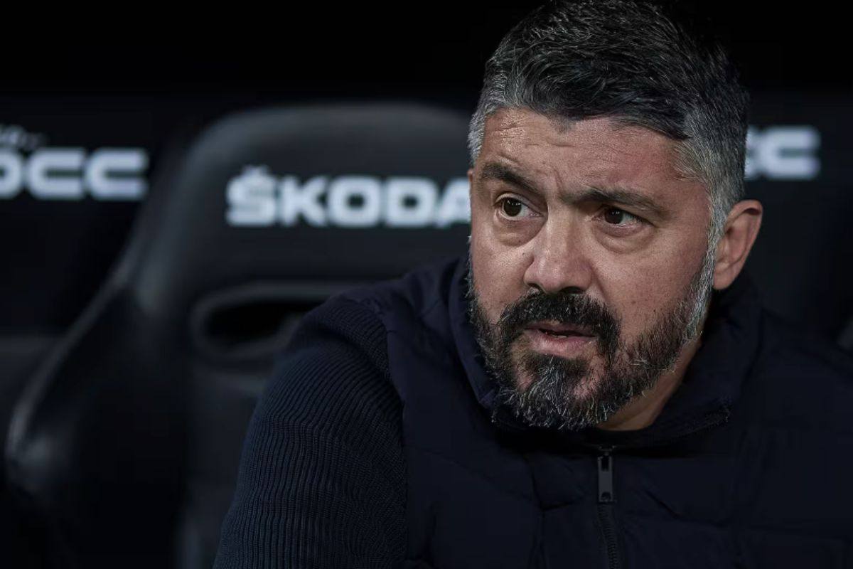 Gattuso in panchina guarda la sua squadra