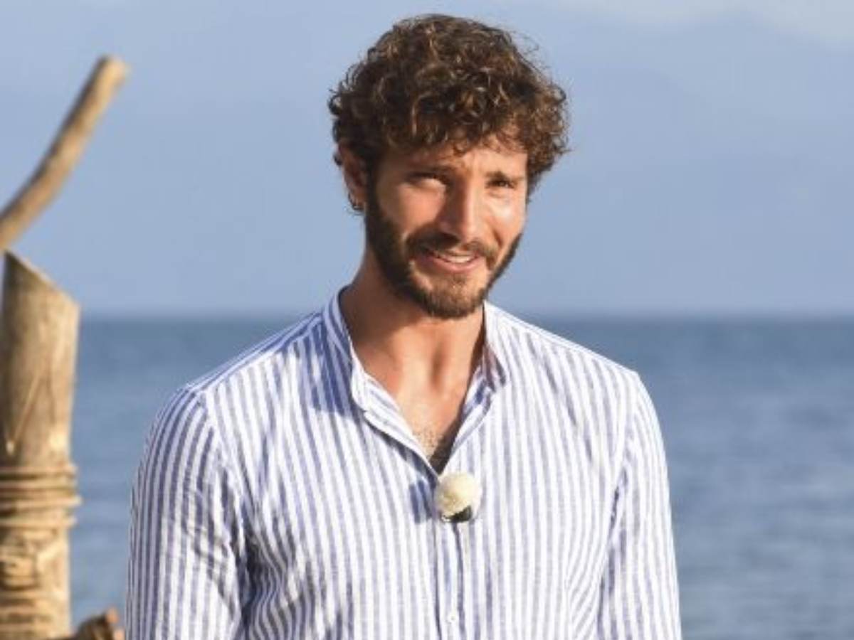 Stefano De Martino all'isola